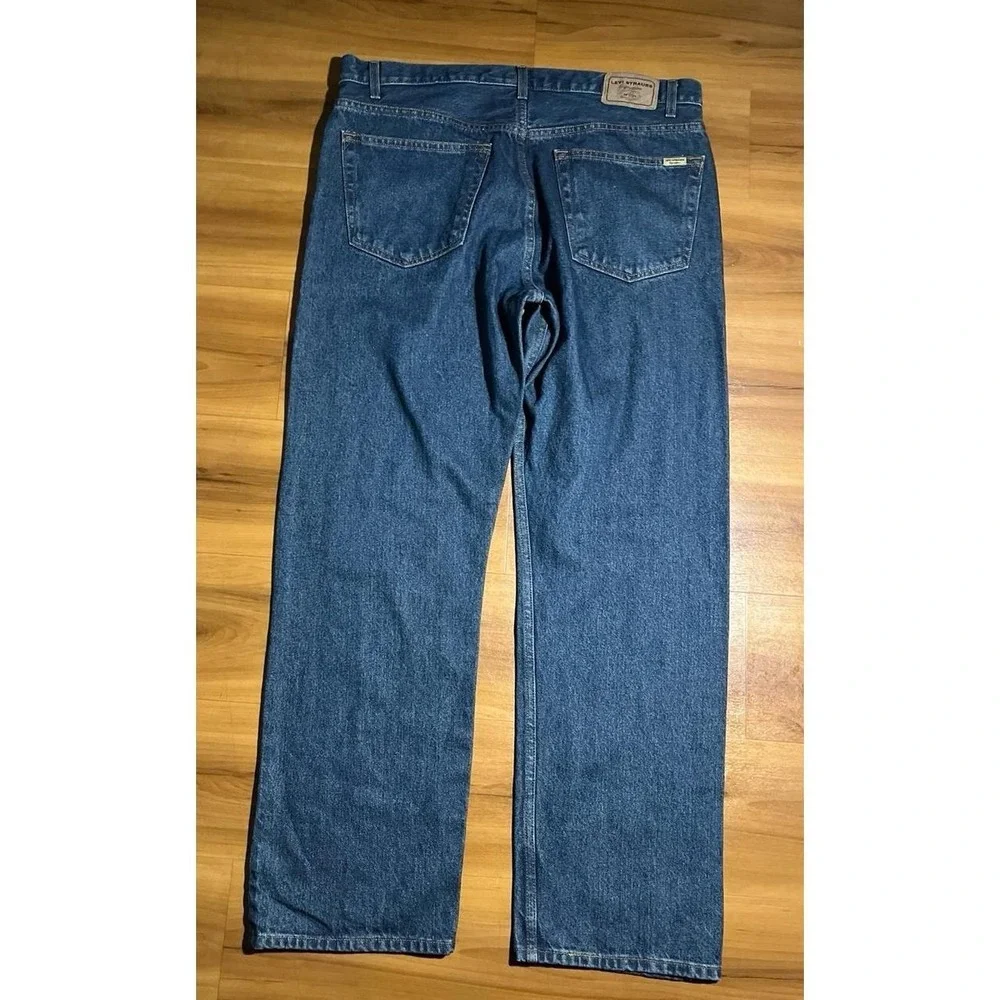 Levis waist 40